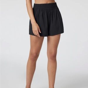 Vuori Black High-Waist Pull-On Villa shorts